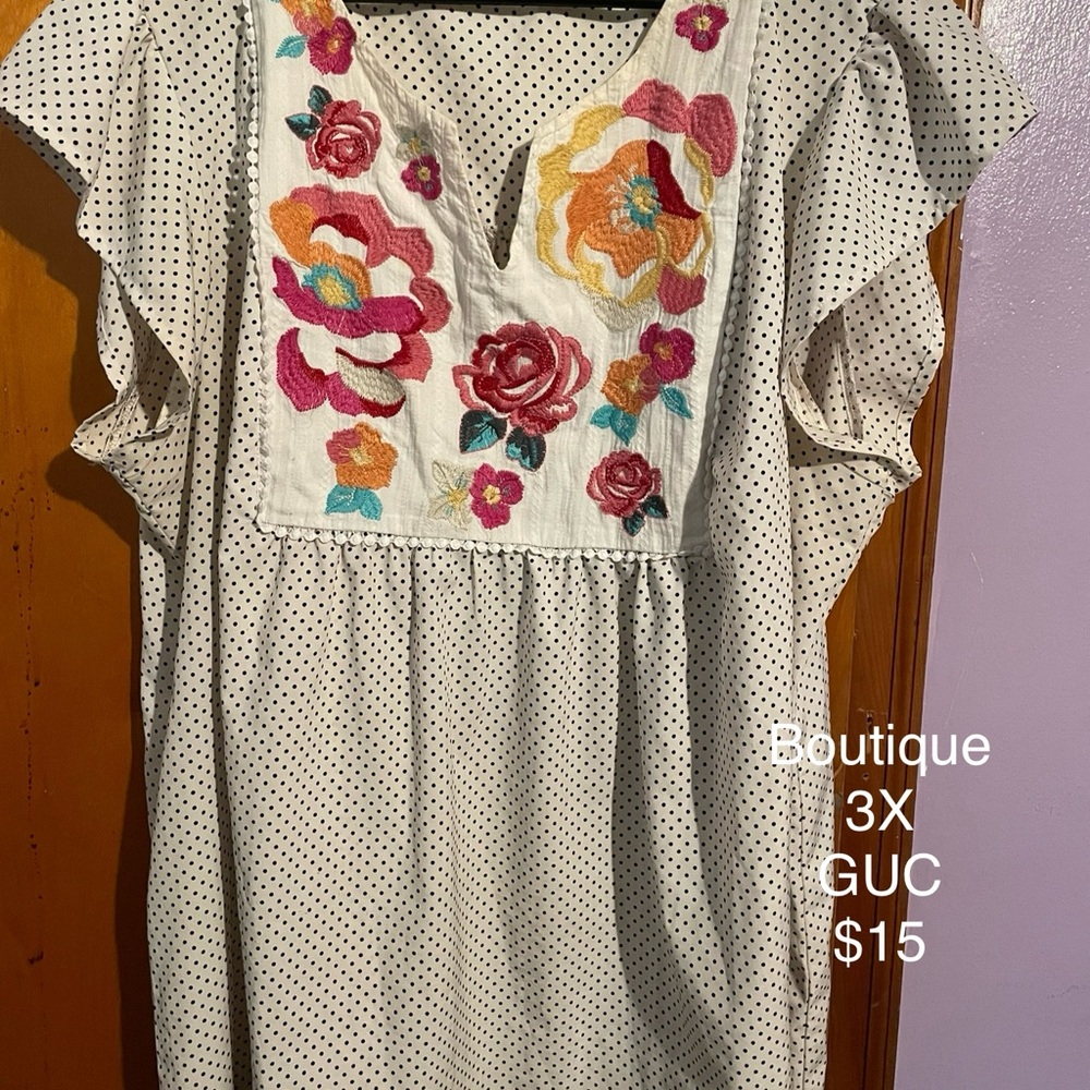 Floral and polkadot short sleeve blouse